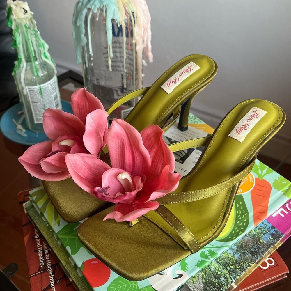 Orchid heels